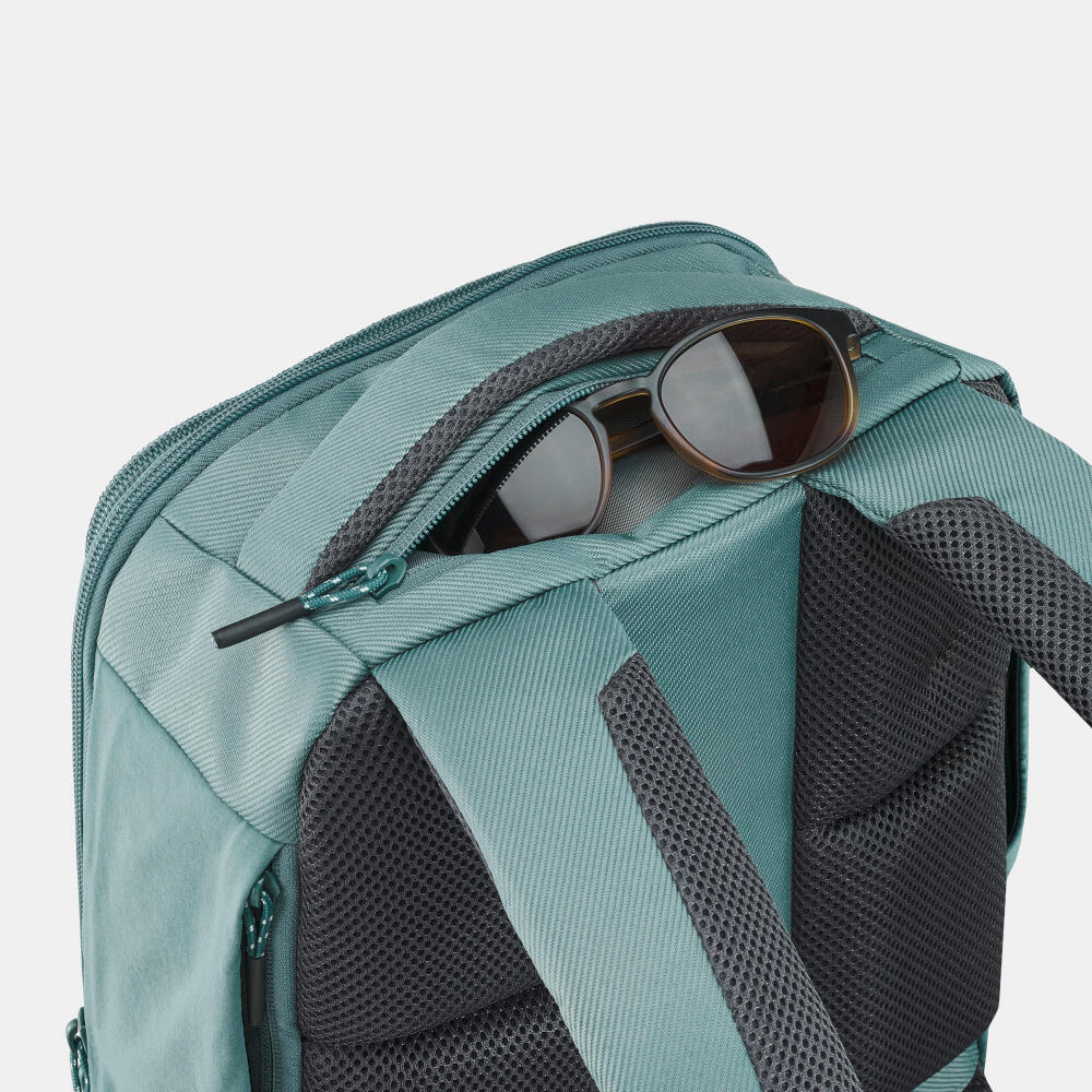 New Quechua NH ESCAPE 500 lightweight hiking backpack